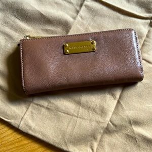 Marc Jacobs Zip accordion wallet